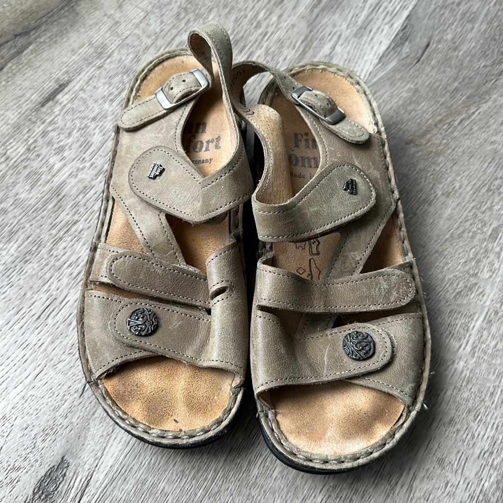 Finn Comfort Gomera In Taupe Size 34